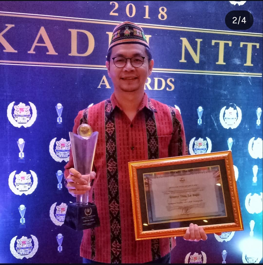 "Honoring Excellence: Labajo Flores Coffee Receives the 2018 KADIN NTT Award"**  (Late Post)