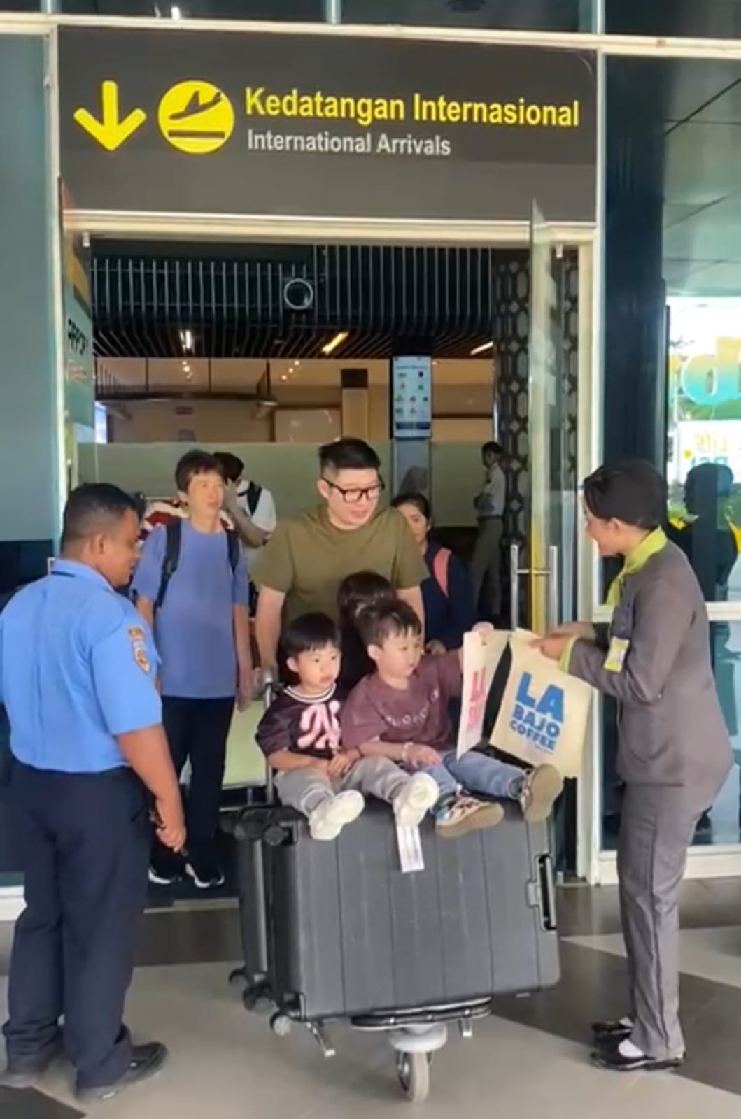 Welcoming the Scoot Airlines First Flight with the Taste of Flores